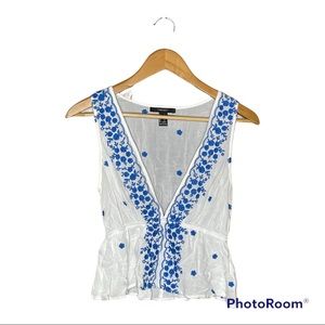 Forever 21 White Too With Embroidered Blue Flowers Size Small